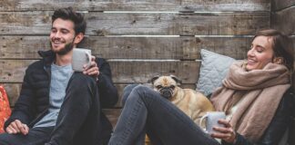 Jakie buty do spodenek jeansowych?